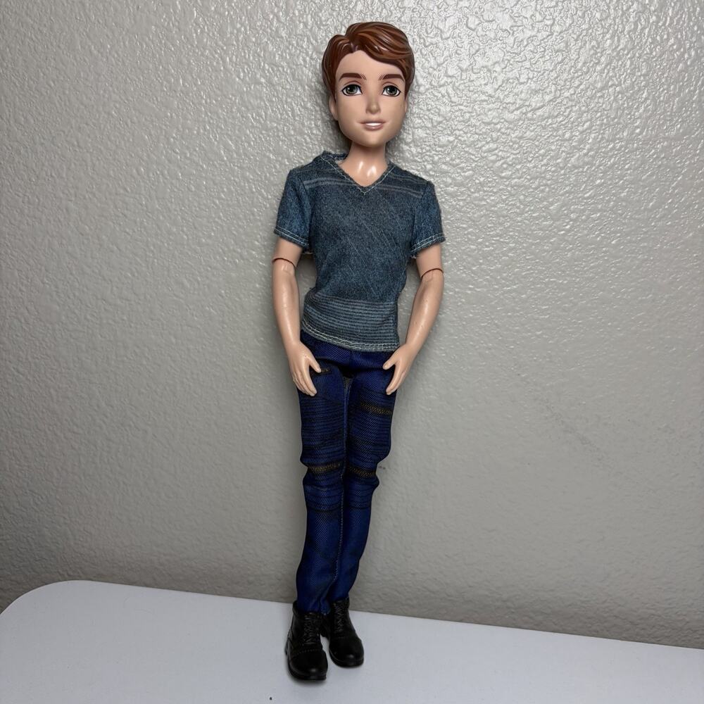 Disney Descendants 2 Isle Of The Lost King Ben Boy Doll Hasbro 2014
